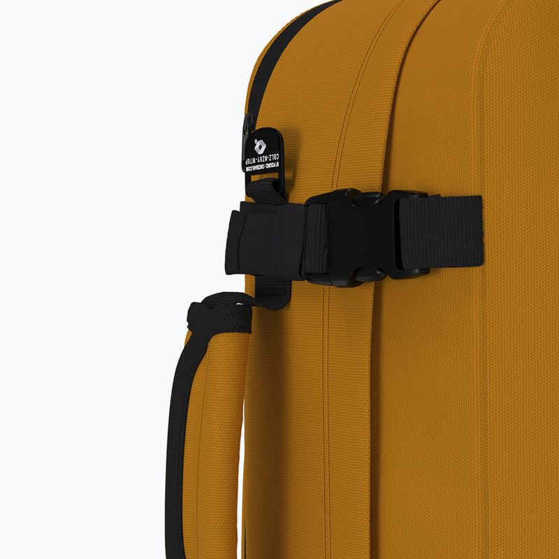 Turistický batoh CabinZero Classic Tech 28 l orange chill  11