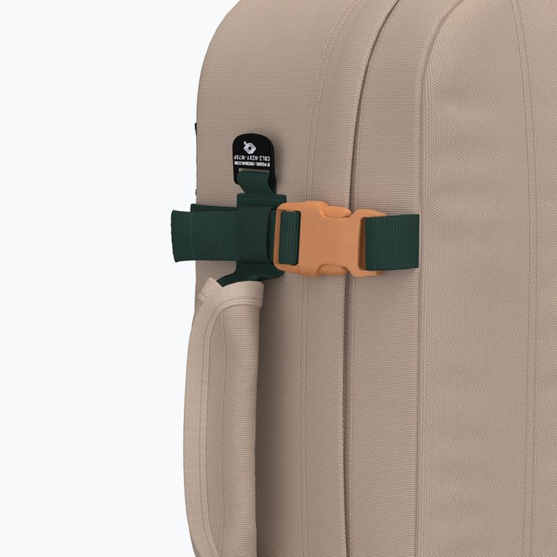 Turistický batoh CabinZero Classic 44 l cebu sands  10