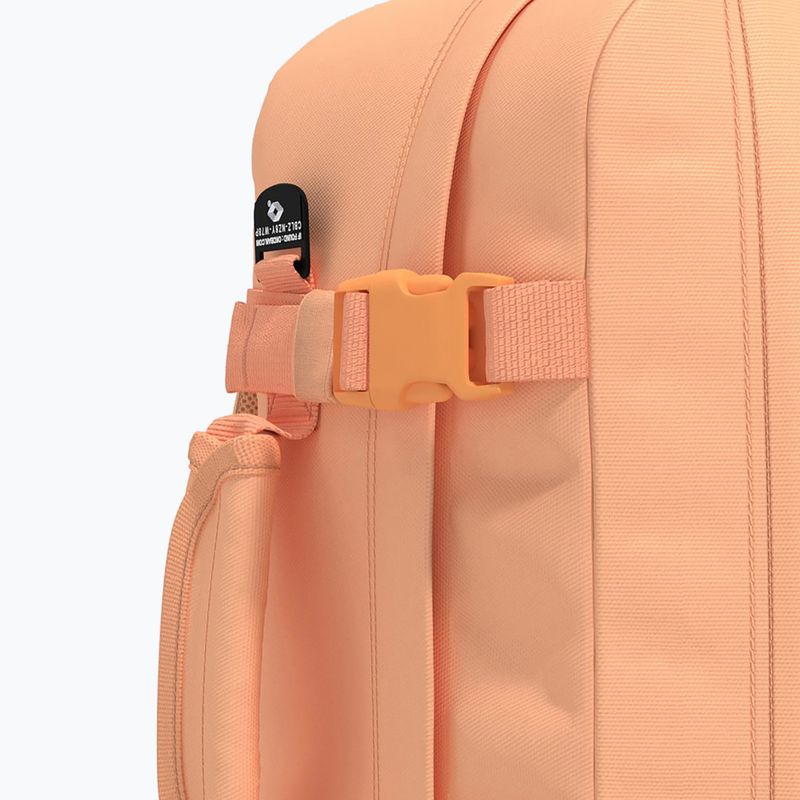Turistický batoh CabinZero Classic 28 l sunny day 7