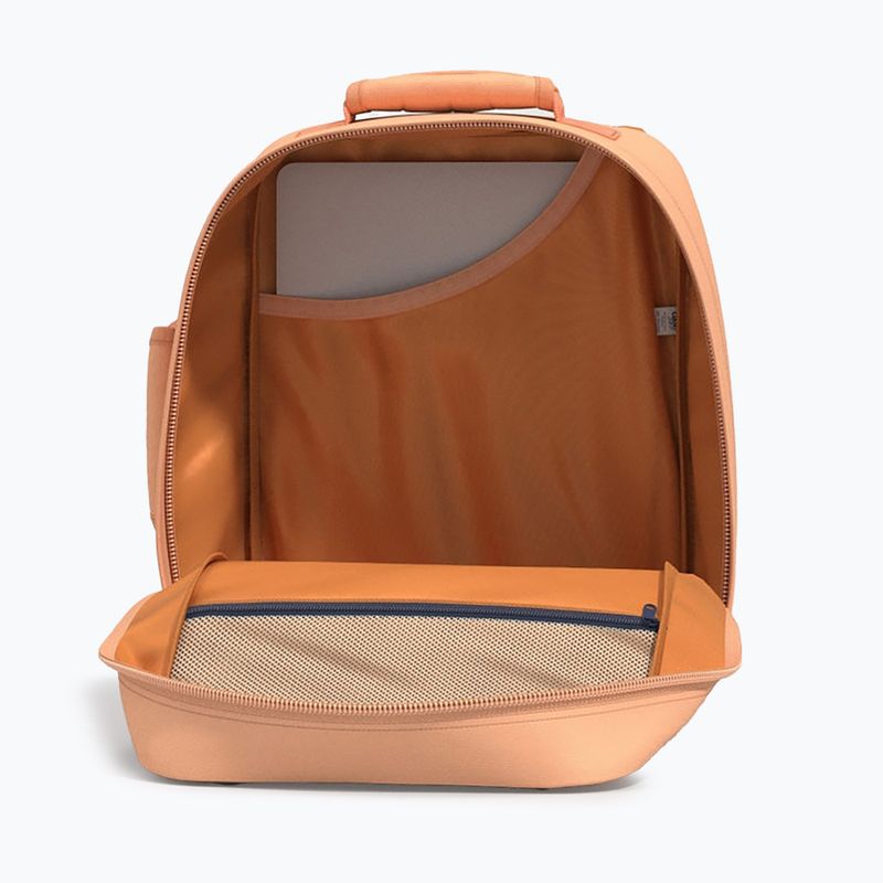 Turistický batoh CabinZero Classic 28 l sunny day 11