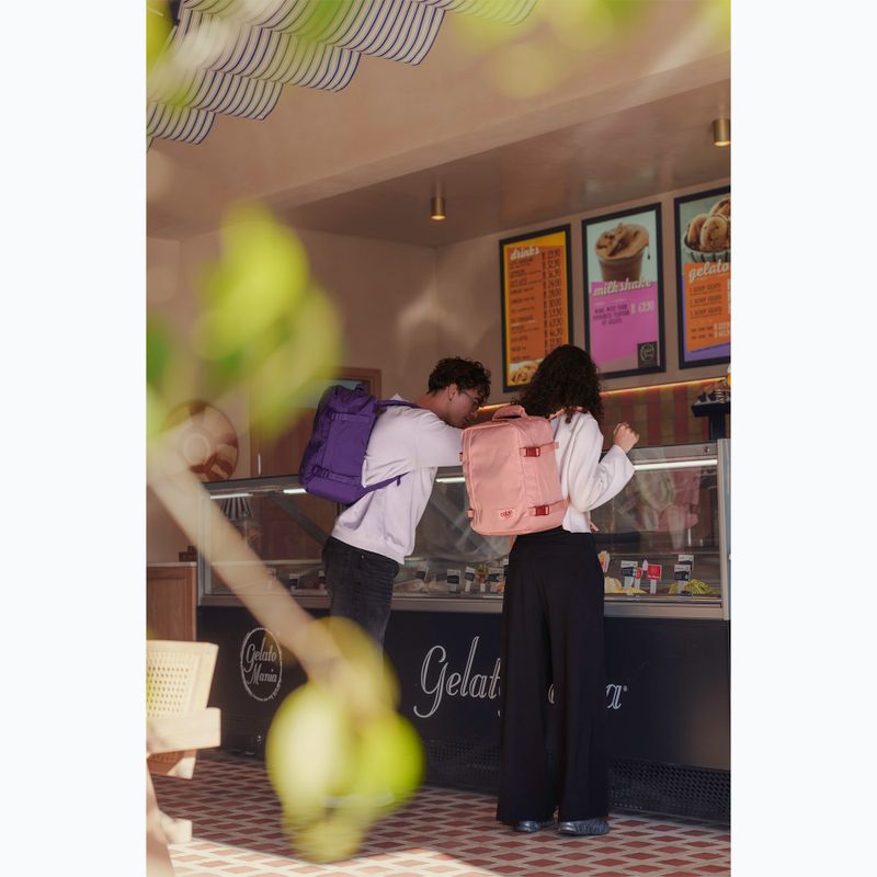 Turistický batoh CabinZero Classic 44 l lavender dream 17