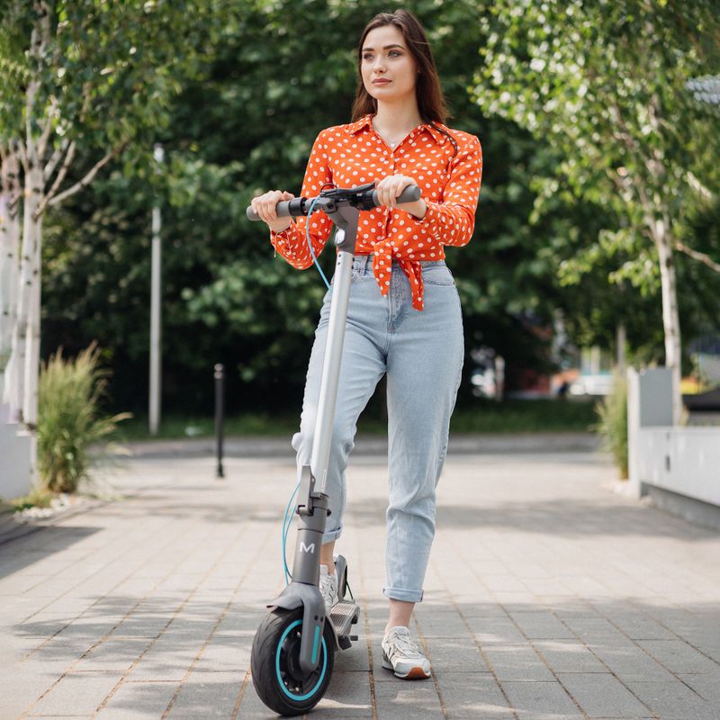 Motus Scooty 10 2022 elektrický skútr černý 16