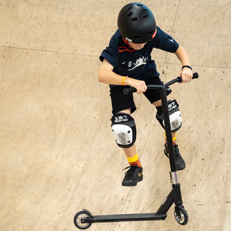Fish Scooters Shark freestyle koloběžka černá 12