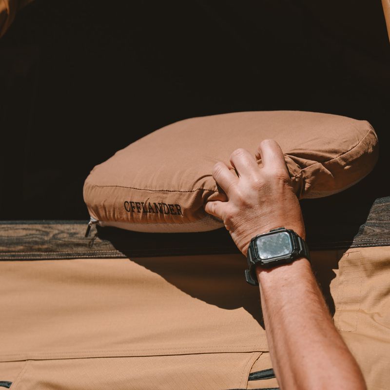 Cestovní polštářek OFFLANDER Pillow sand 4