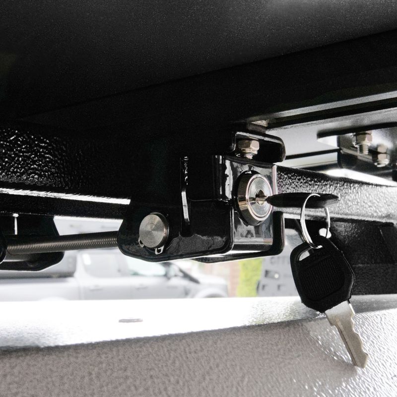 Montážní držák OFFLANDER Anti-Theft Roof Tent Brackets 4 pack black 12