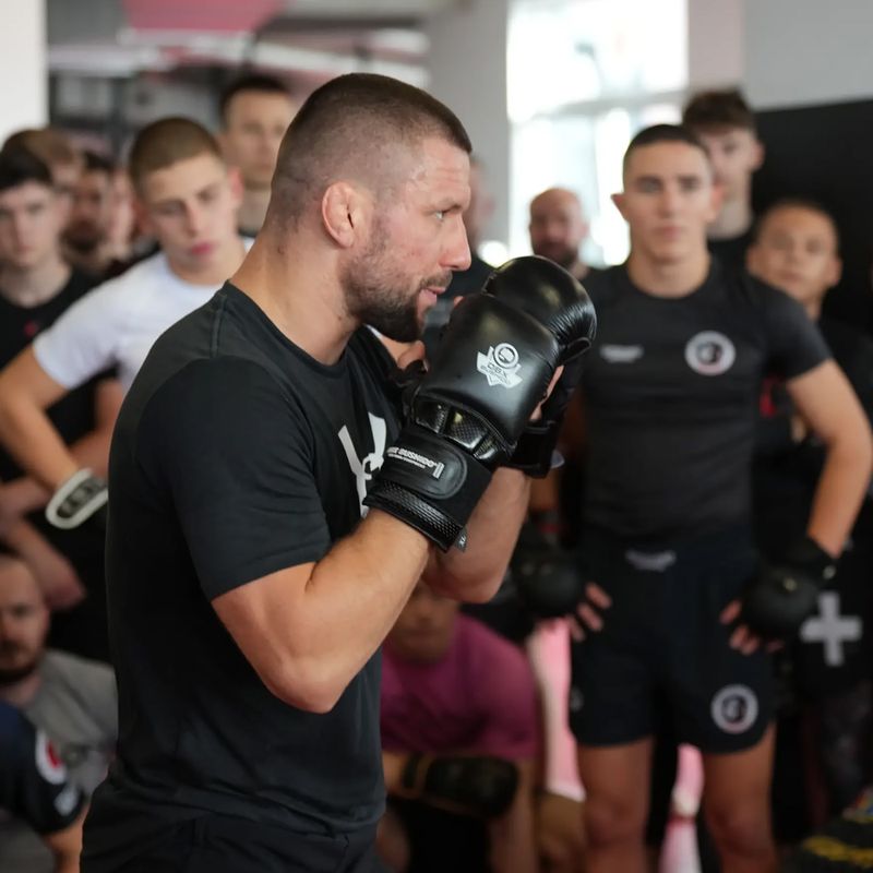 Grapplingové rukavice DBX BUSHIDO MMA Premium black/red 16