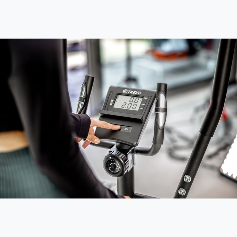 Eliptický trenažér XTREXO  ET300 černý 6