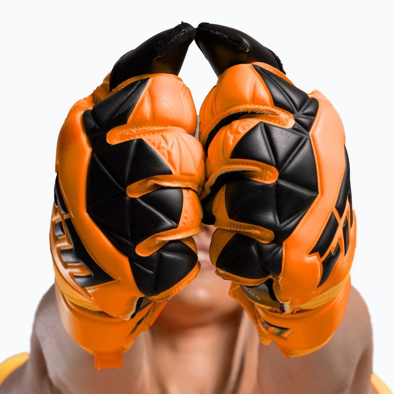 Brankářské rukavice Football Masters Invictus X orange fluo 5