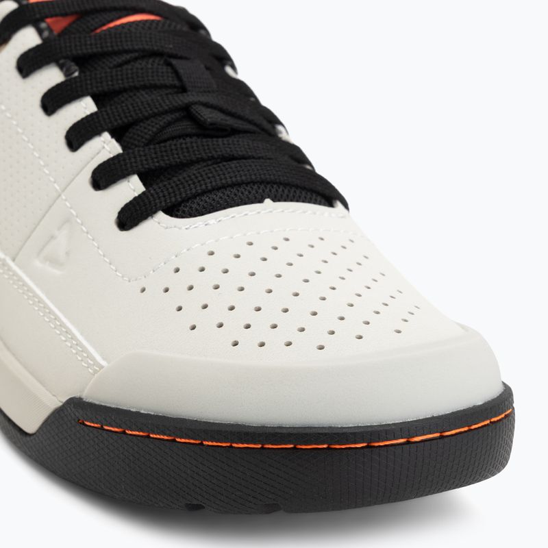 Pánské cyklistické boty na platformě Leatt Flat 2.0 cream white 7