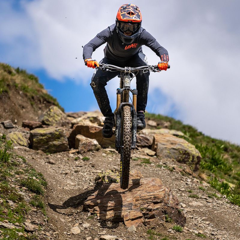 Cyklistická přilba Leatt MTB 4.0 Gravity V22 oranžová/černá 1022070512 10