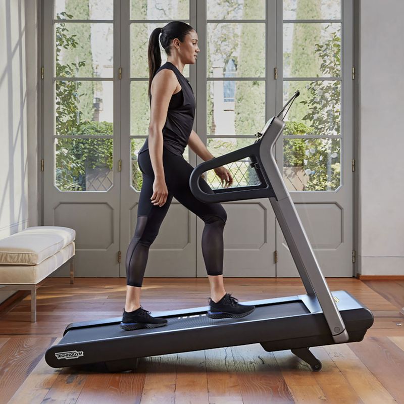 Elektrický běžecký pás Technogym MyRun černý DCKA2B00FS00DN2S 9