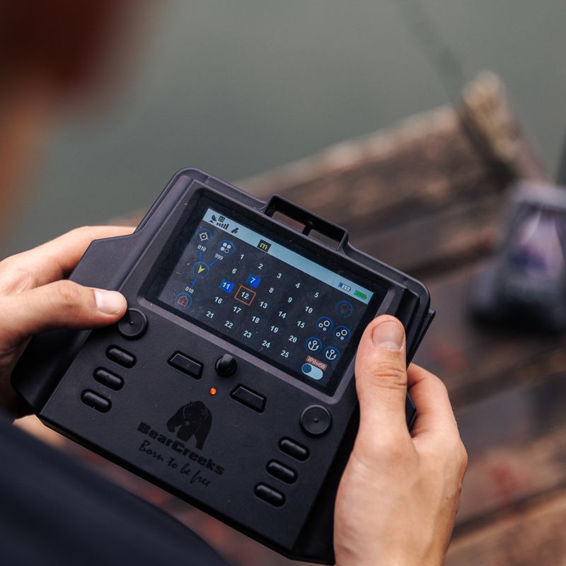 Zavážecí loďka BearCreeks iPilot40 s GPS Autopilot System + Echosonda BC202 camou IPILOT40.CAMOU 7