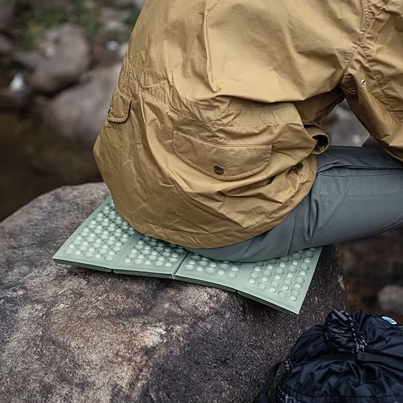 Turistické sedátko Naturehike XPE Folding army green 6