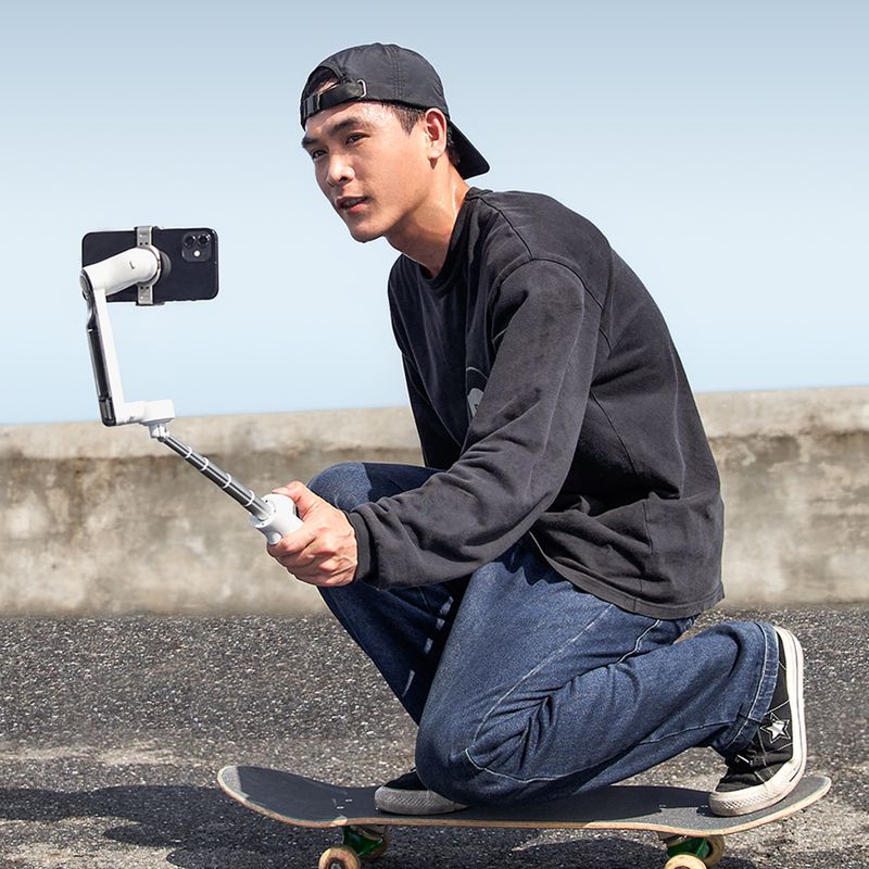 Insta360 Flow Creator Kit 3-osý stabilizátor pro chytré telefony šedý CINSABBA/FLOW05 8