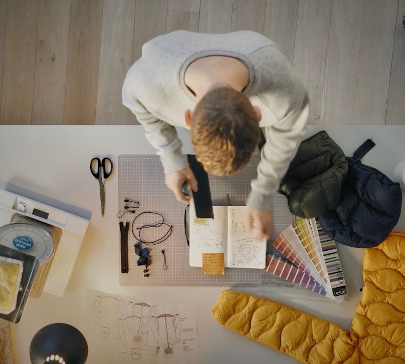 Peak Performance dámská péřová bunda Helium Down Hood růžová G77852140 10