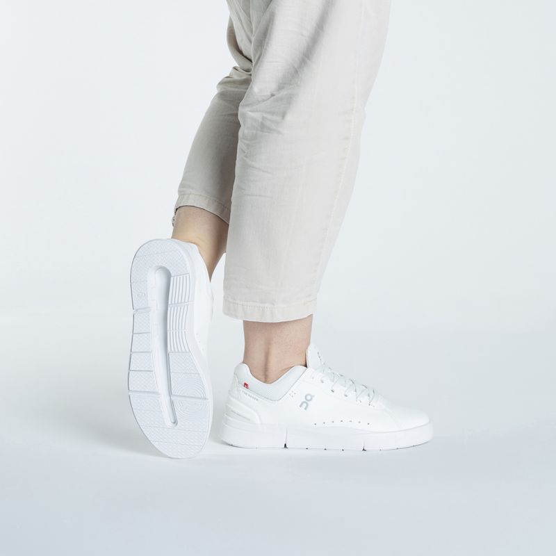 Dámské boty On Running The Roger Advantage white/undyed 2