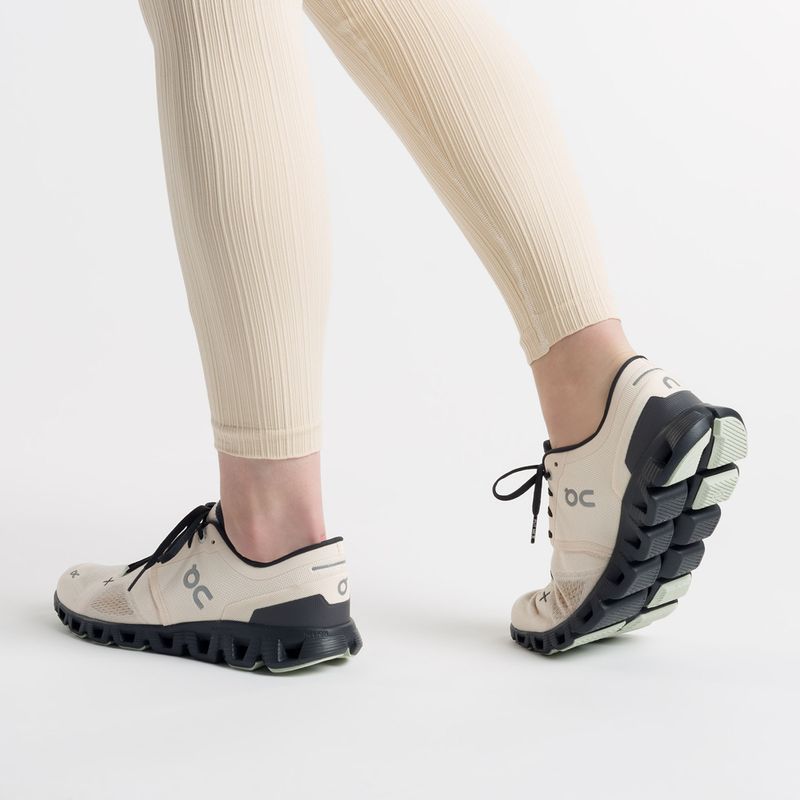 Dámská běžecká obuv On Cloud X 3 beige 6098694 3