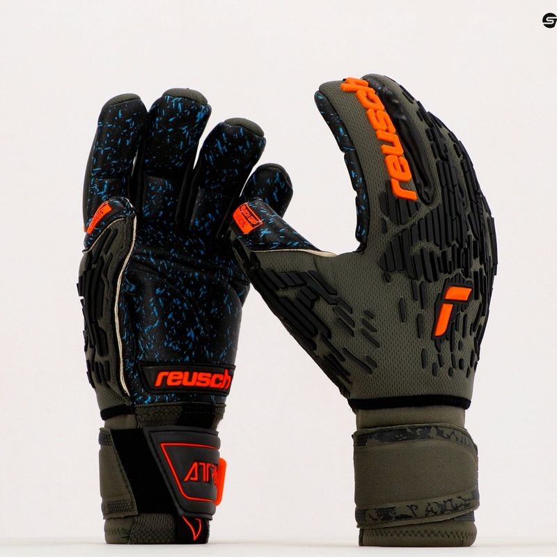Brankářské rukavice Reusch Attrakt Freegel Fusion Ortho-Tec Goaliator zelené 5370090-5555 13