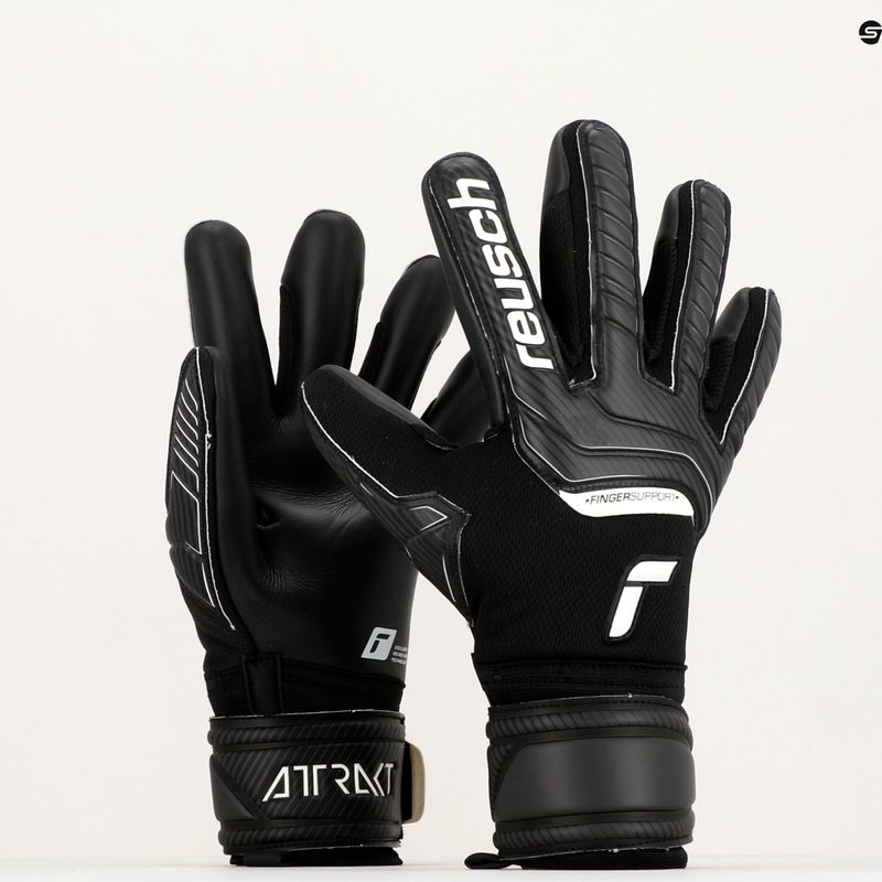 Brankářské rukavice Reusch Attrakt Infinity Finger Support černé 5270720-7700 10