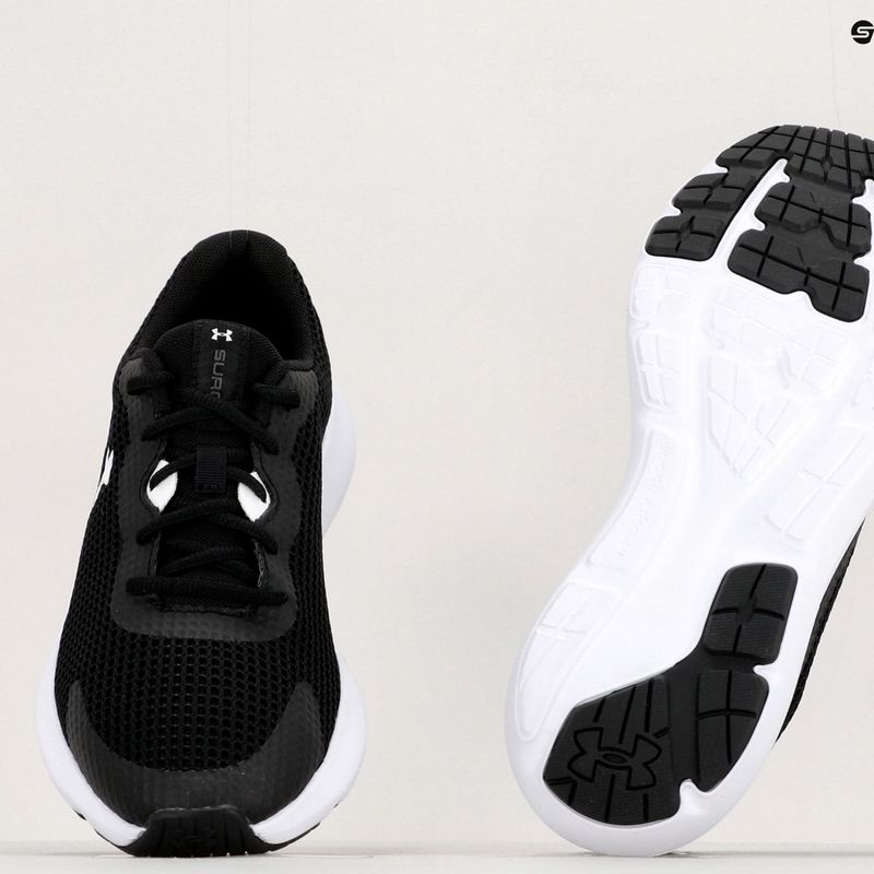 Pánská běžecká obuv Under Armour Surge 3 černobílá 3024883 17
