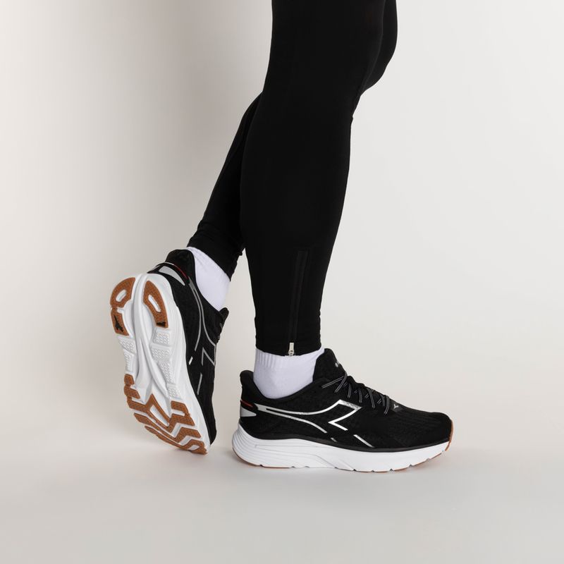 Pánská běžecká obuv Diadora Equipe Nucleo black DD-101.179094-C3513 3