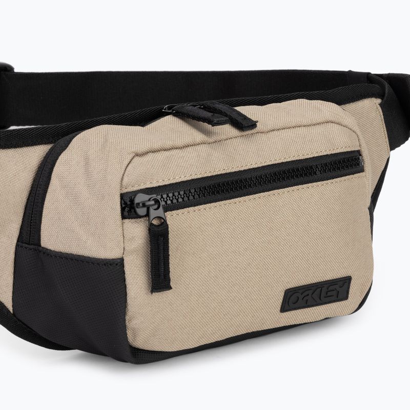 Ledvinka Oakley Transit Belt 2 l pebble 3