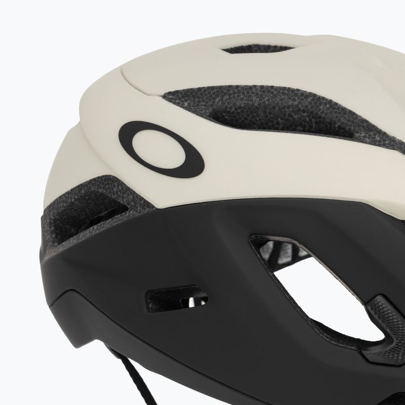 Cyklistická helma Oakley Aro5 Race EU matte sand/black 8