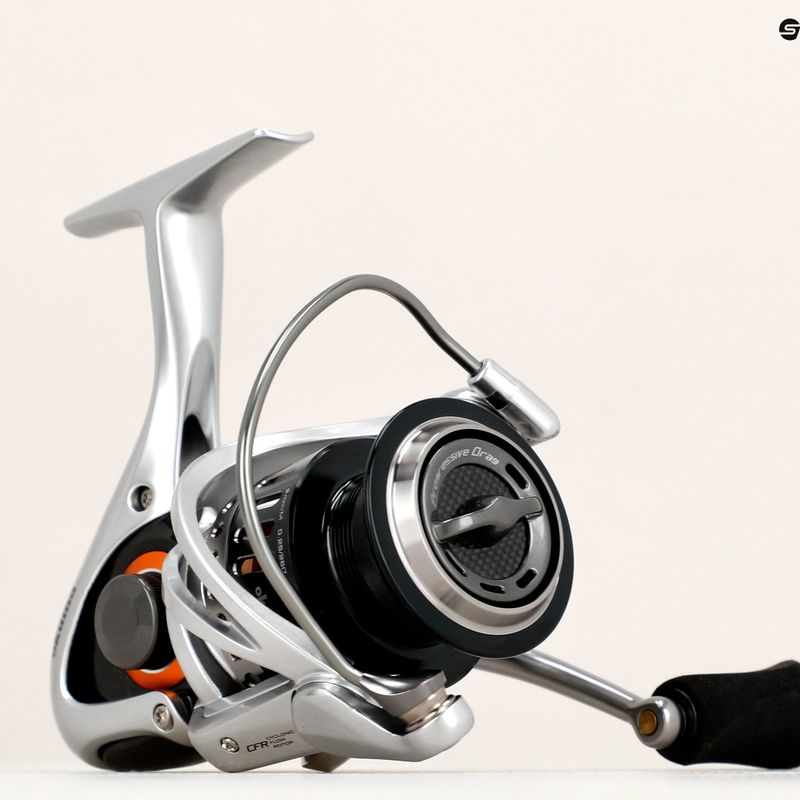 Přívlačový naviják Okuma Helios SX silver 5