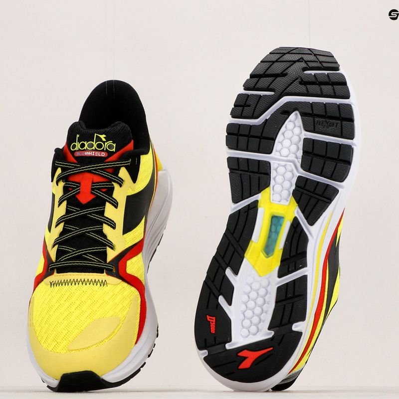 Pánská běžecká obuv Diadora Mythos Blushield 8 Vortice yellow DD-101.179087-D0273 19