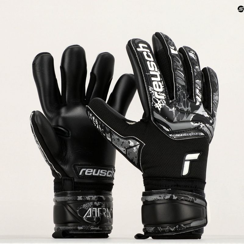 Reusch Attrakt Infinity Finger Support Junior dětské brankářské rukavice černé 5372720-7700 9