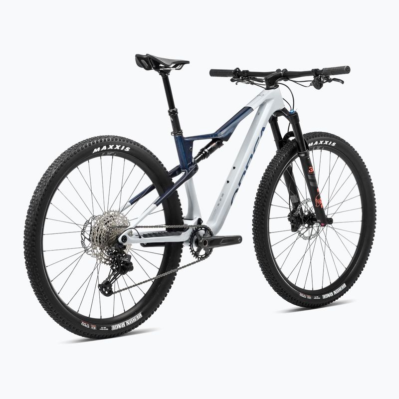 Horské kolo Orbea Oiz M30 2024 halo silver/blue carbon view 3