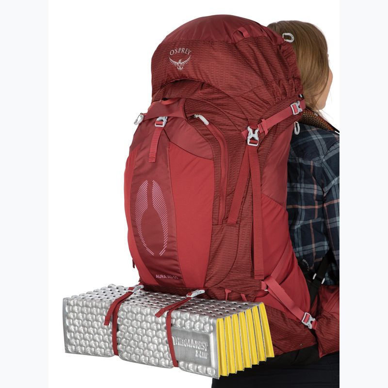Dámský trekový  batoh Osprey Aura AG 65 l XS-S berry sorbet red 9
