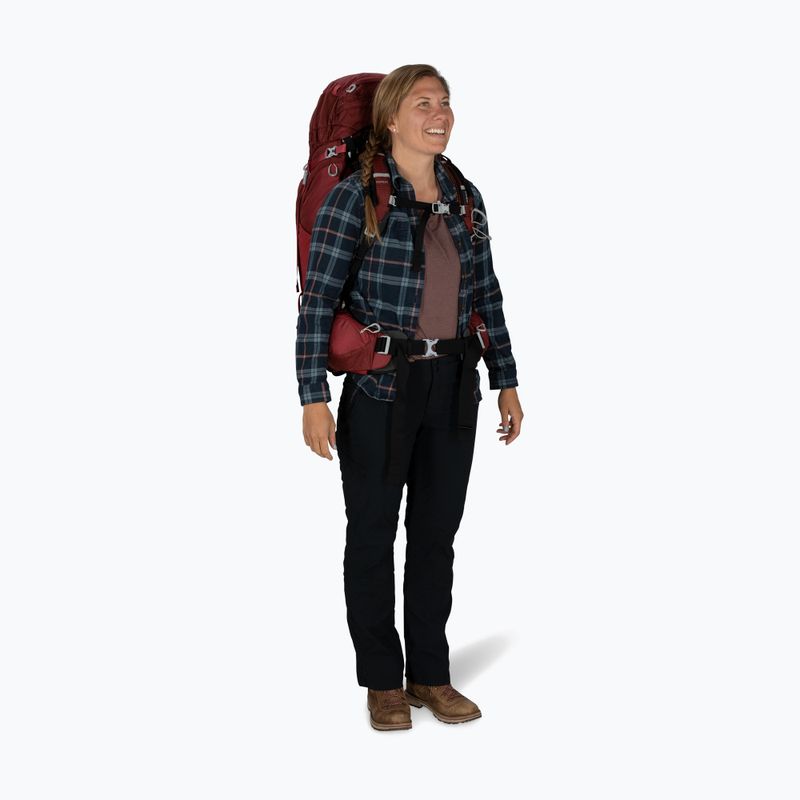 Dámský trekový  batoh Osprey Aura AG 65 l M-L berry sorbet red 8