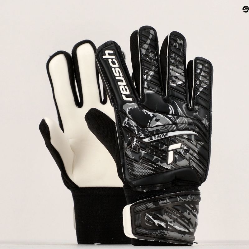 Dětské brankářské rukavice Reusch Attrakt Starter Solid Junior černé 5372514-7700 9