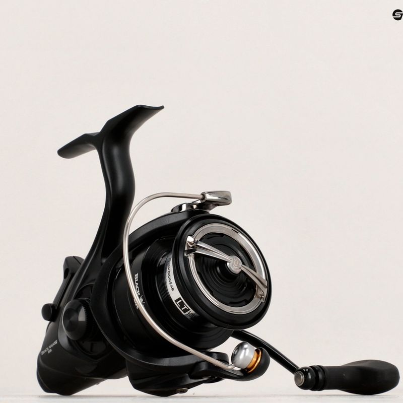 Kaprový naviják Daiwa Black Widow BR černý 10149-400 5