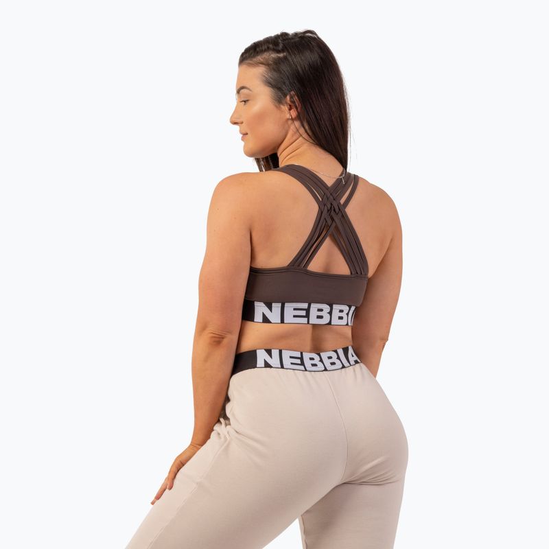 NEBBIA Medium Impact Cross hnědá fitness podprsenka 2
