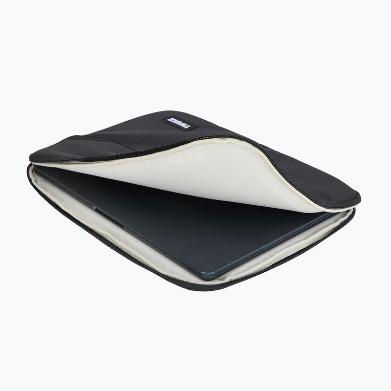 Pouzdro na MacBook Air 13" Thule Lithos Sleeve black 7