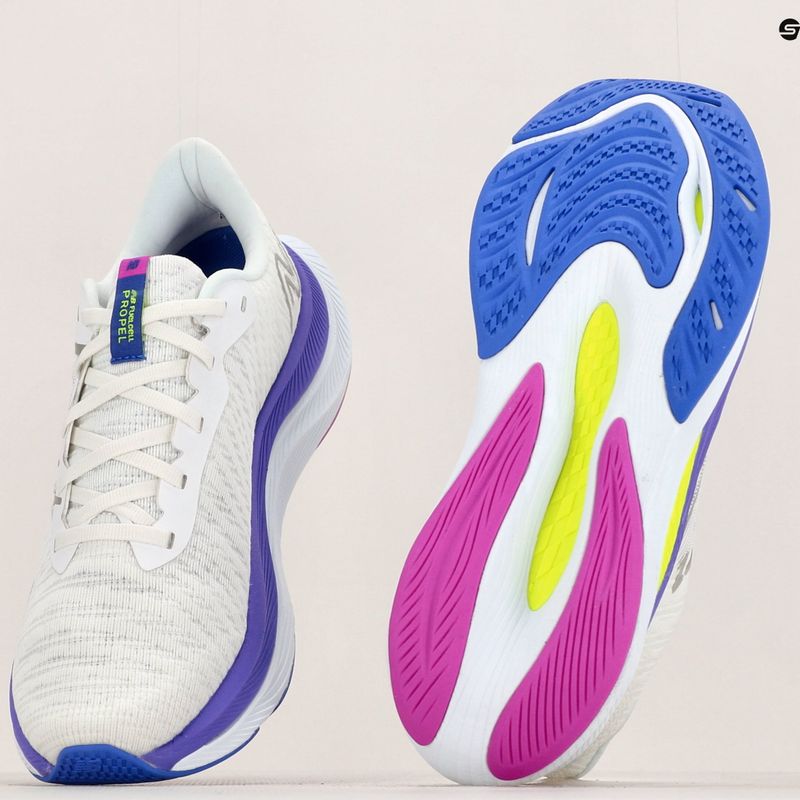 Dámské běžecké boty New Balance FuelCell Propel v4 white/multi 15