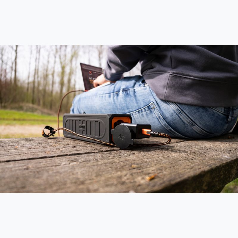 Powerbanka Xtorm Socket 25600 mAh 70W černá/oranžová 10