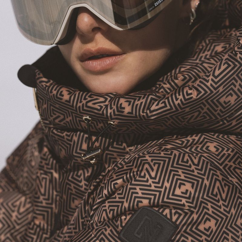 Dámská lyžařská bunda Nikkie Newport Logo camel 9