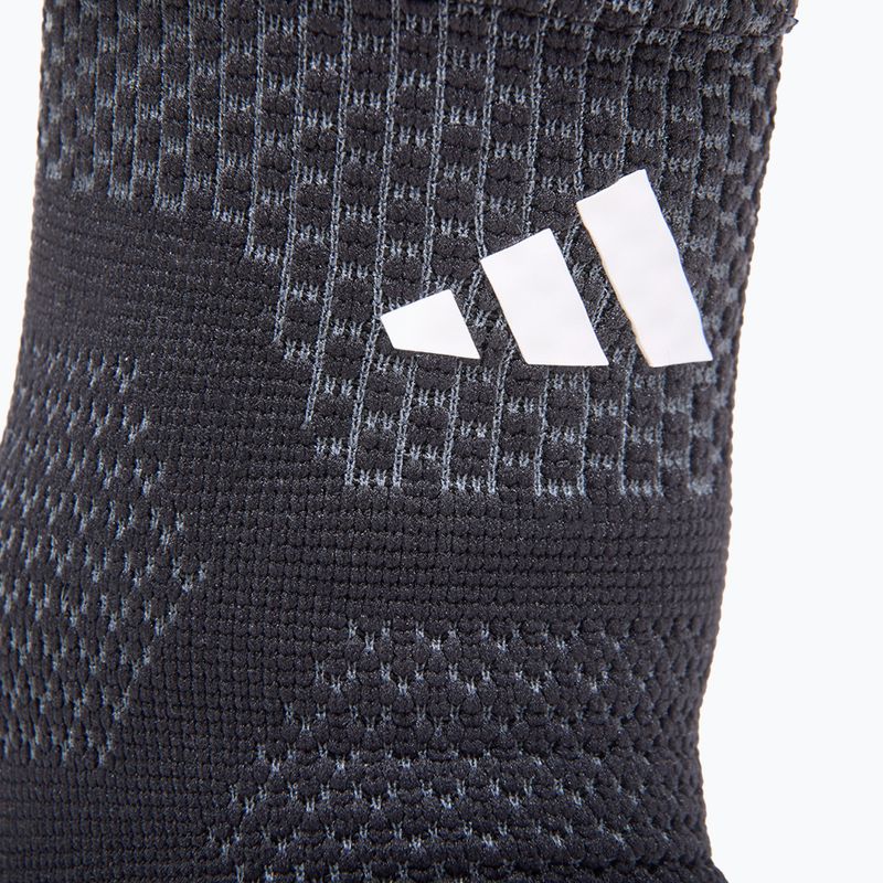 Stabilizátor kotníku adidas Essential Ankle Support black 4