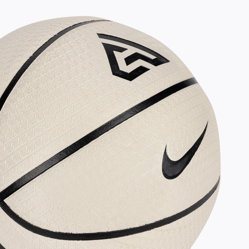 Basketbalový míč  Nike Playground 8P 2.0 G Antetokounmpo pale ivory/black/black/black velikost  7 4