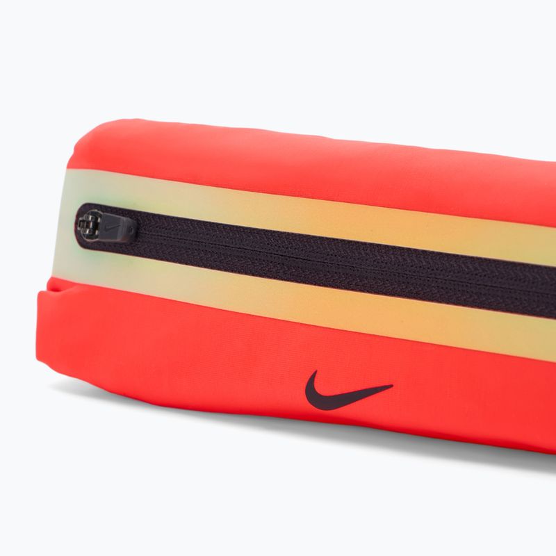 Ledvinka Nike Slim Waist Pack 3.0 bright crimson/cave purple 5