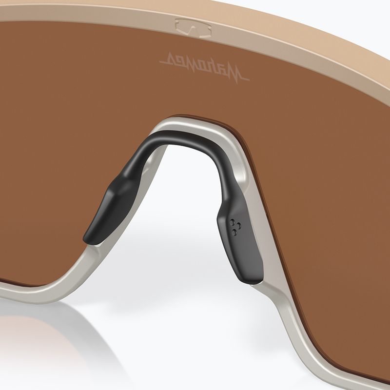Sluneční brýle Oakley Bxtr Patrick Mahomes II matte terrain tan/prizm tungsten 10