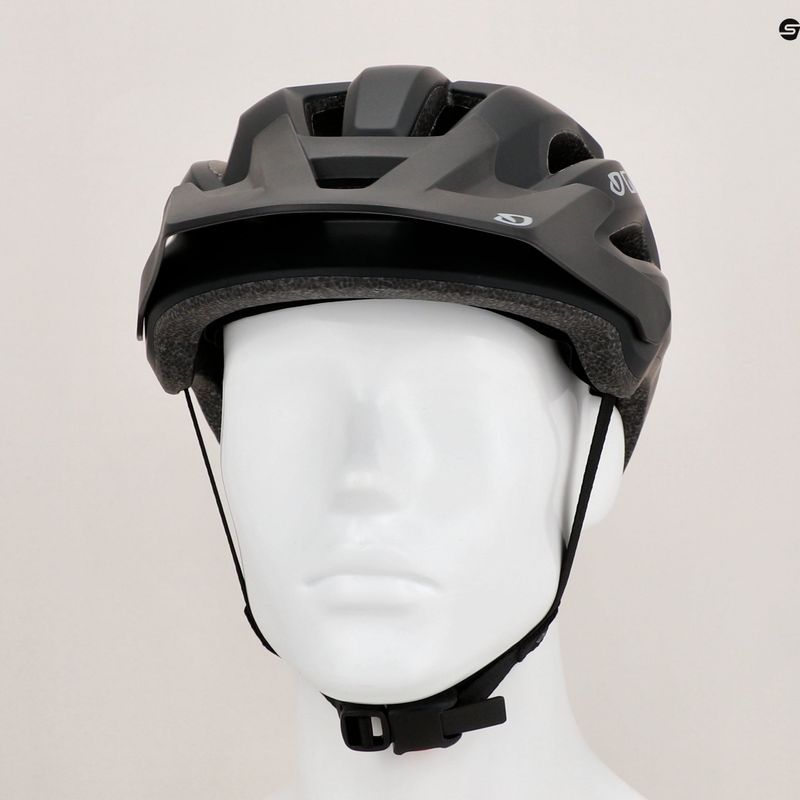 Cyklistická helma Giro Fixture II matte black 9