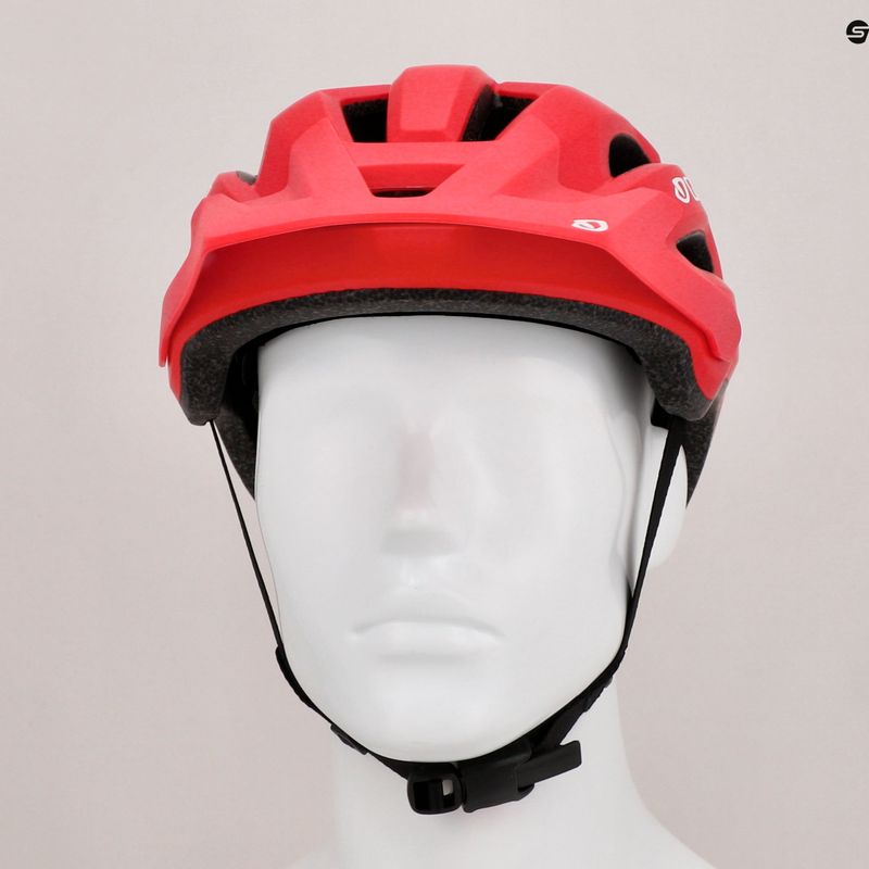 Cyklistická helma Giro Fixture II matte trim red 8