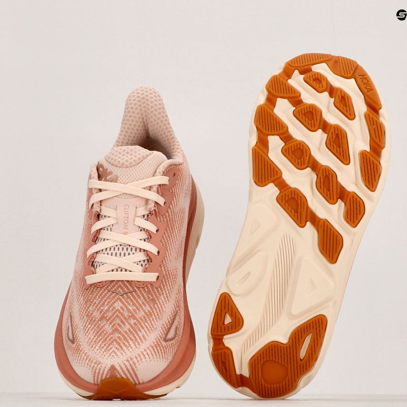 Dámské běžecké boty HOKA Clifton 9 sandstone/cream 9