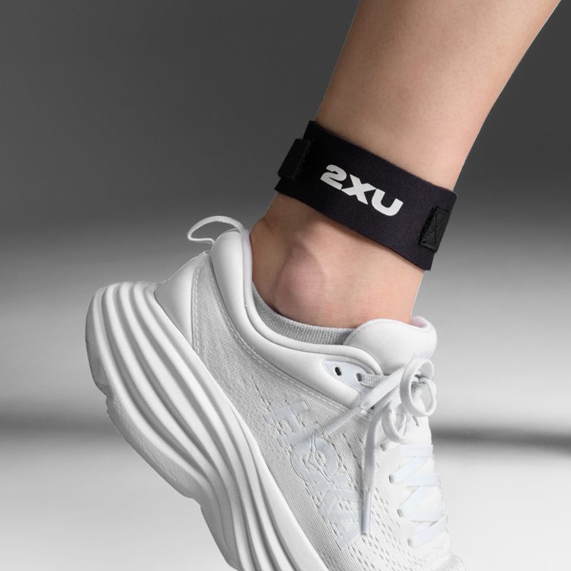 Triatlonová kotníková ortéza 2XU Timing Chip black/black 3