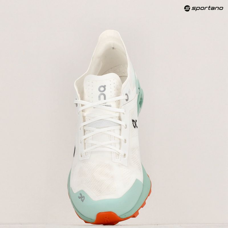 Dámské běžecké boty On Running Cloudventure Peak 3 Undyed undyed white 9