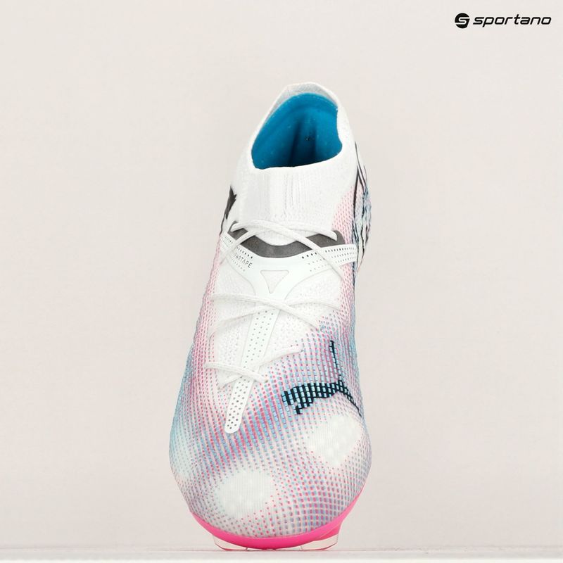 Kopačky PUMA Future 7 Ultimate Low FG/AG white/black/poison pink/bright aqua/silver mist 16